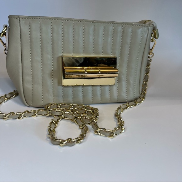 Cream and Gold Crossbody Bag with Quilted Texture and Gold Clasp - Picture 7 of 10